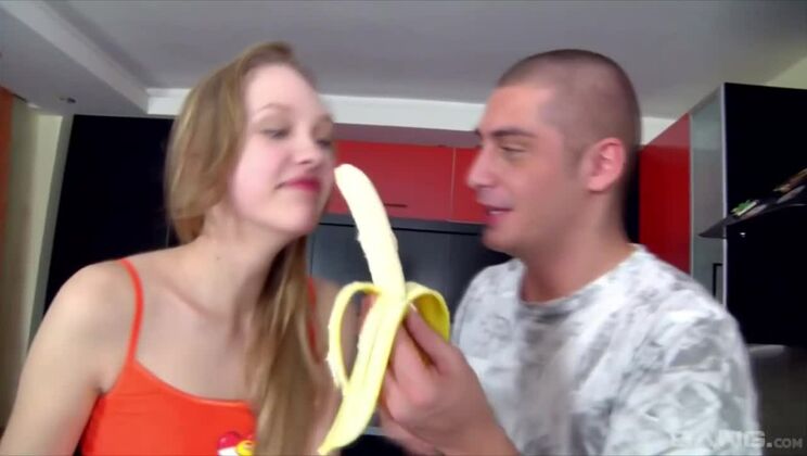 Sylvia O's Boyfriend Gives Her a Cumshot After Sex