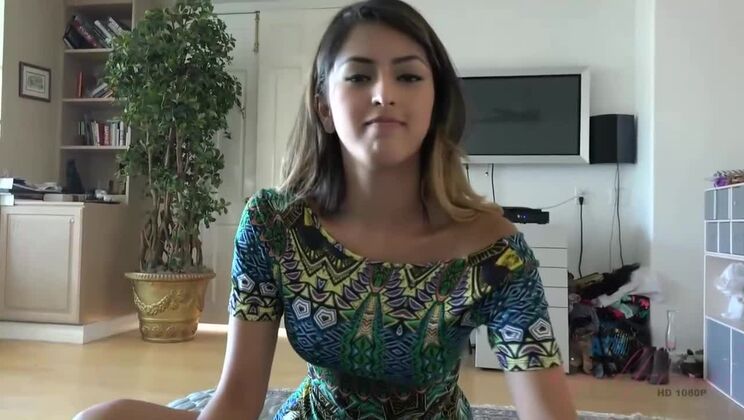 Sophia Leone's Fetish Footplay: A POV Experience