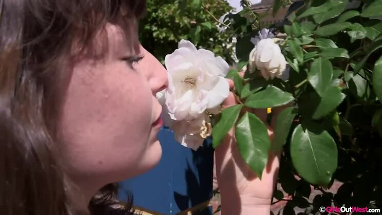 Rose-loving brunette Sheryl in action