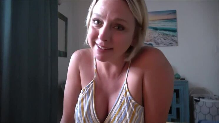 Brianna Beach: Blonde MILF Beach Fuck
