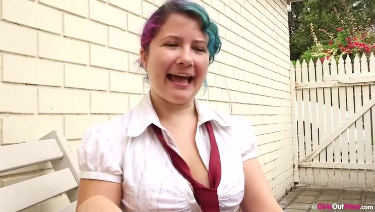 Outdoor Pissing with Gala and Nio