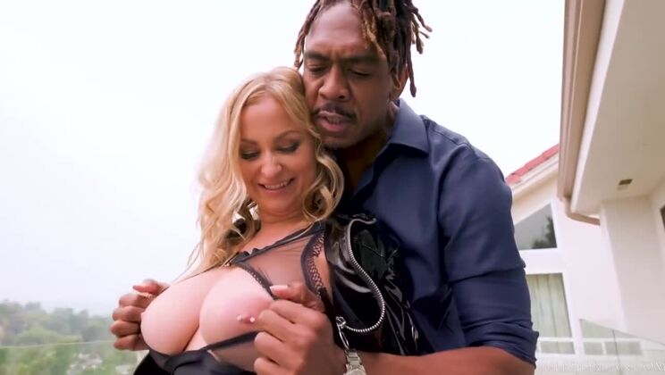 Interracial Anal: Katalina Kyle Loves Dredd's Size