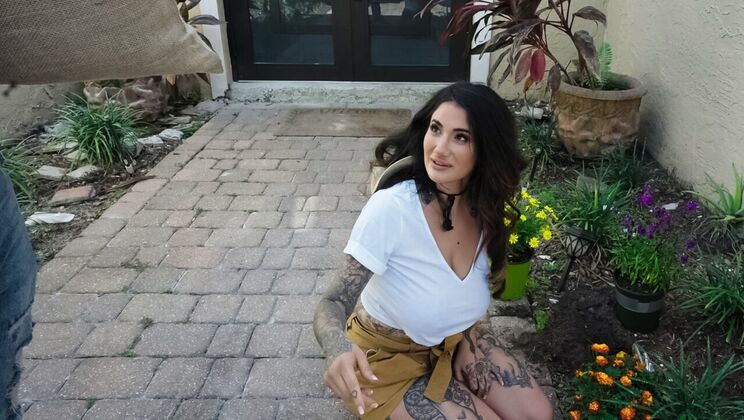 Hot Blowjob in the Garden with jmac