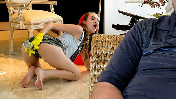 Samantha Hayes Kneels Down