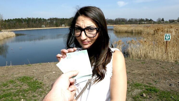 Public Sex with Deepthroat and Facial