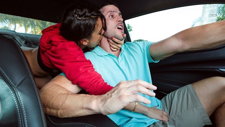 Luna Star Gets Wild with Big Cock Driver