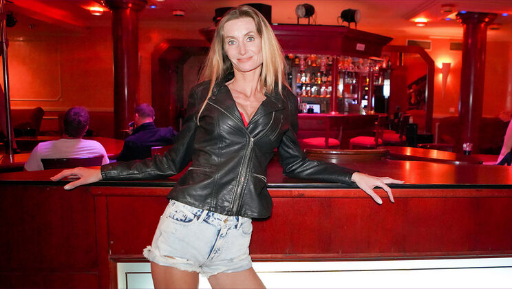Shy Blonde Loses Virginity in Missionary