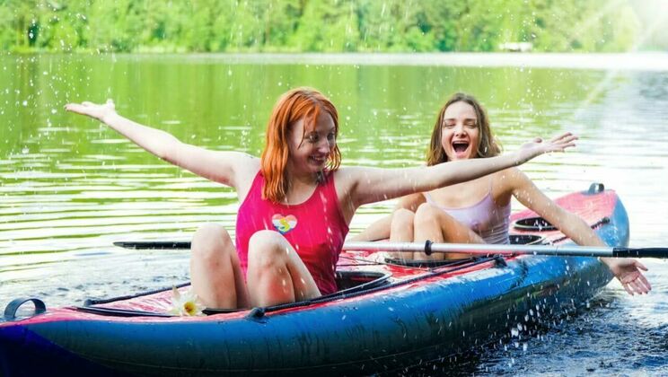  Teen Babe Olivia Trunk Enjoys Kayak Ride 
