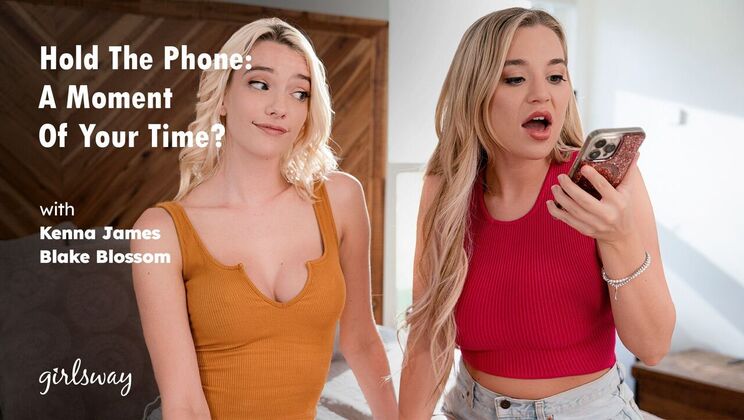 Hold On A Sec: Gorgeous Blonde's Fingering Frenzy