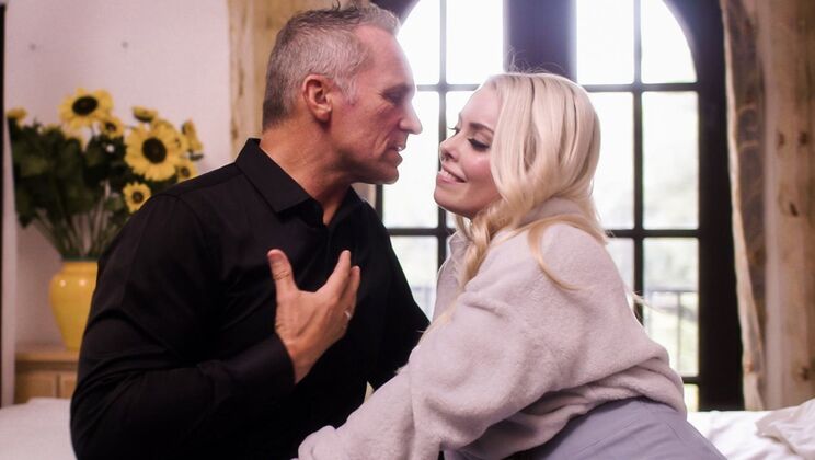 Blonde Slut Haley Spades Gets Pounded In Missionary & Doggy