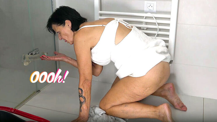 Cocco Grand’s Erotic Afterparty Cleanup