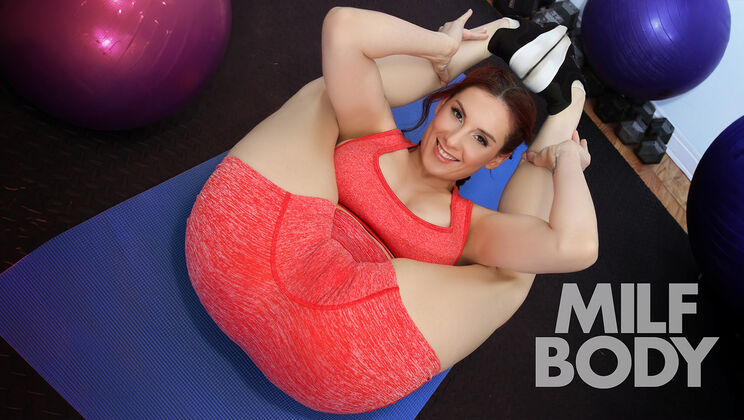 Braless Kelly Caprice In Sportswear Tit Play