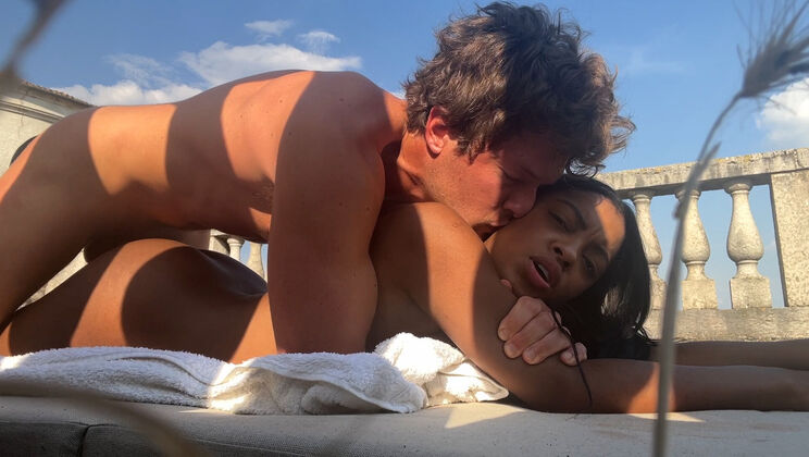 Essel and Sofi Public Pussy Licking on Balcony