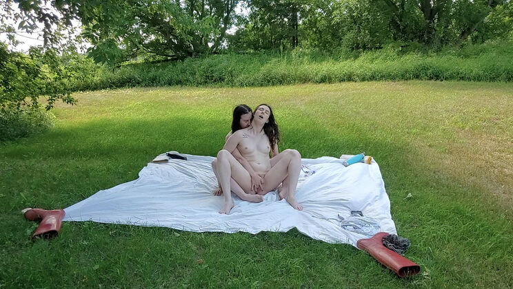 Moving To Country: Lesbian Shower And Fingering