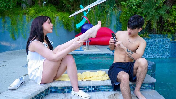 Whitney Wright Foot Pics Lead To Doggystyle And Facial Cumshot