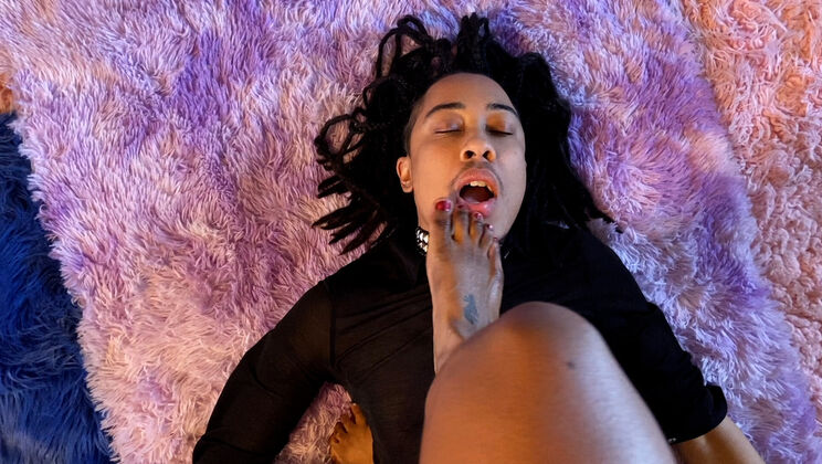 Honey G & K Rivers Lesbian Foot Worship